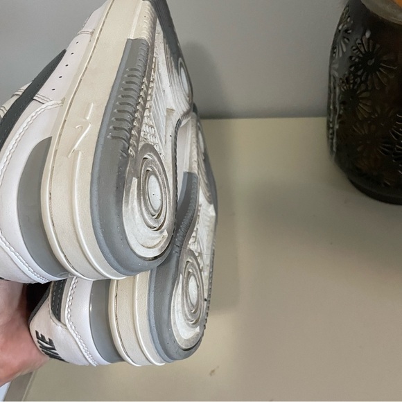 Nike White and Gray woman’s size 6.5 Sneakers - Picture 4 of 8